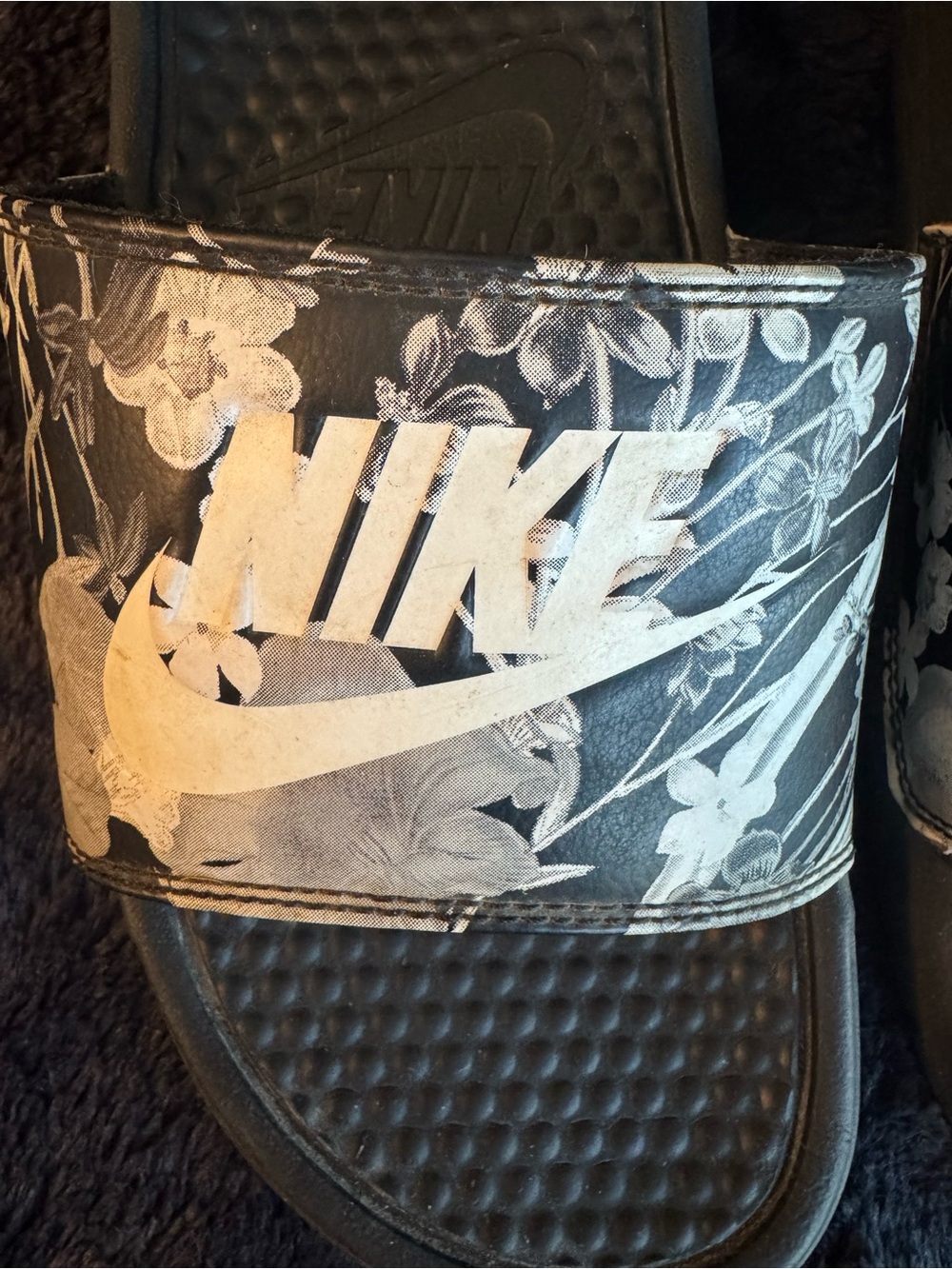 2 pair of Nike Black Slides Women’s 11 - Picture 6 of 12